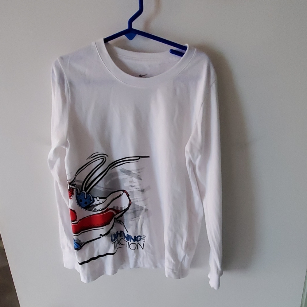 Boys sz7 Nike long sleeve tshirt